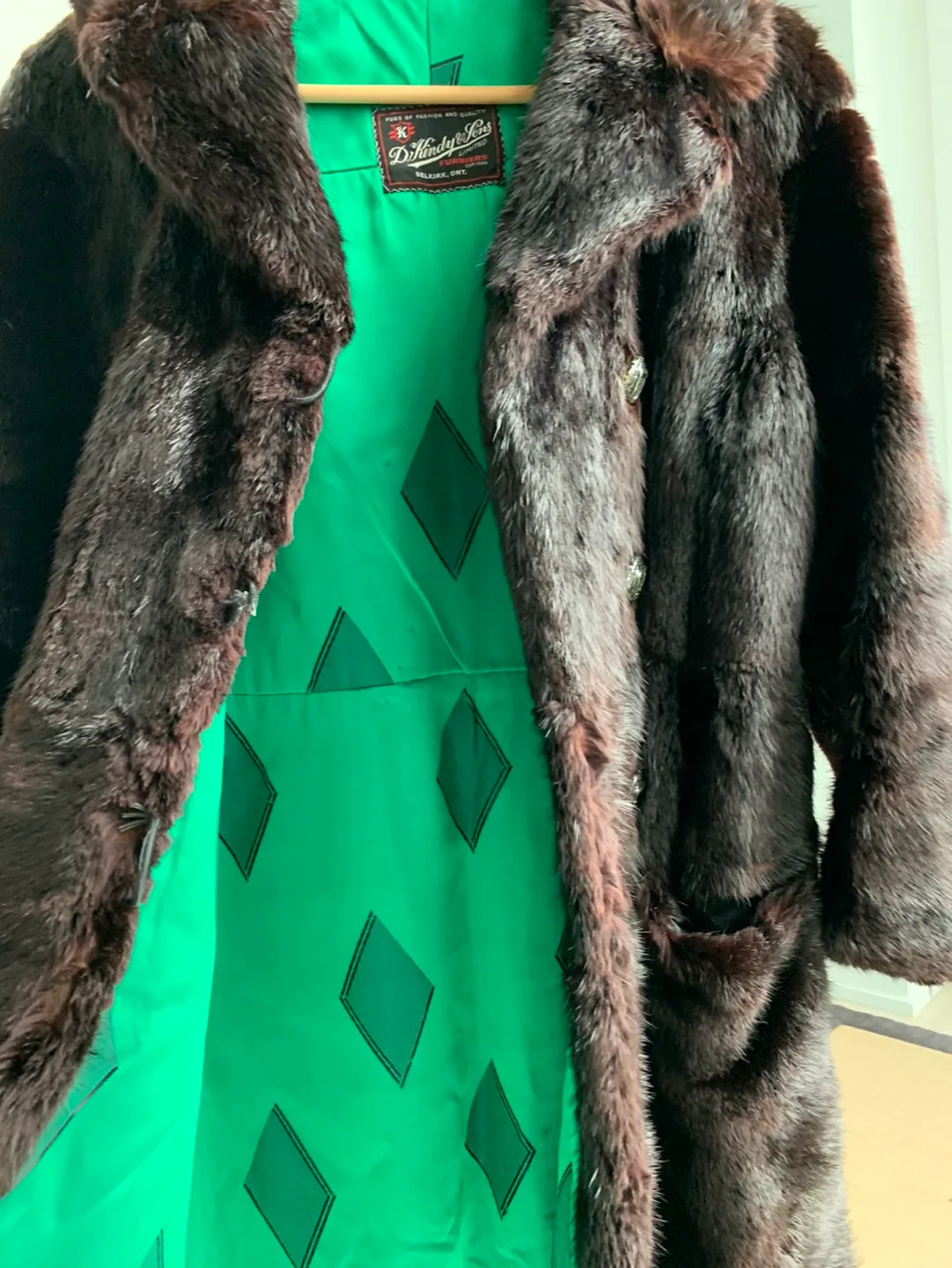 Brown Vintage Beaver Fur coat image indicator(3)