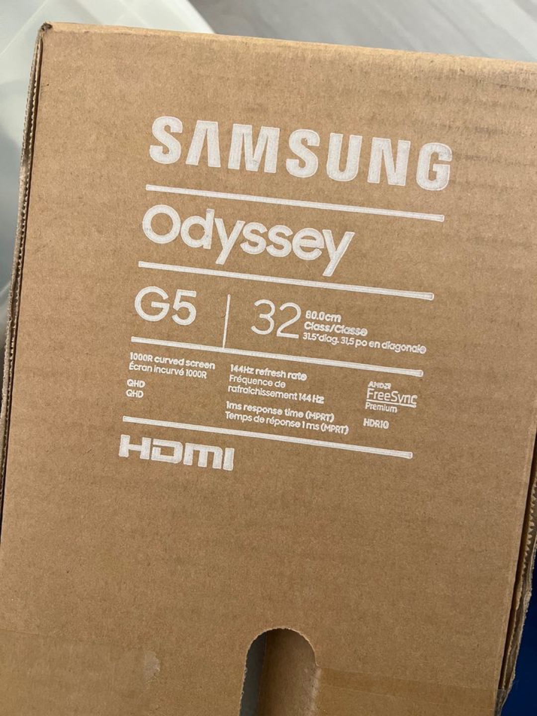 Like New - Samsung Odyssey G5 32" Curved Gaming Monitor - photo 4