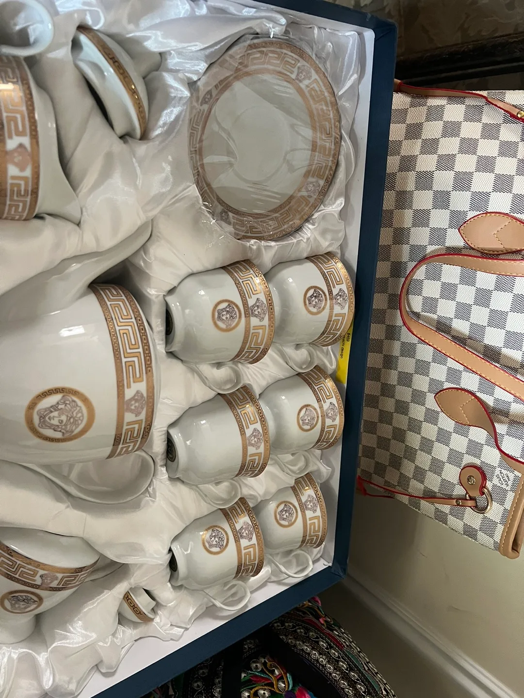 Large moving sale image indicator(4)