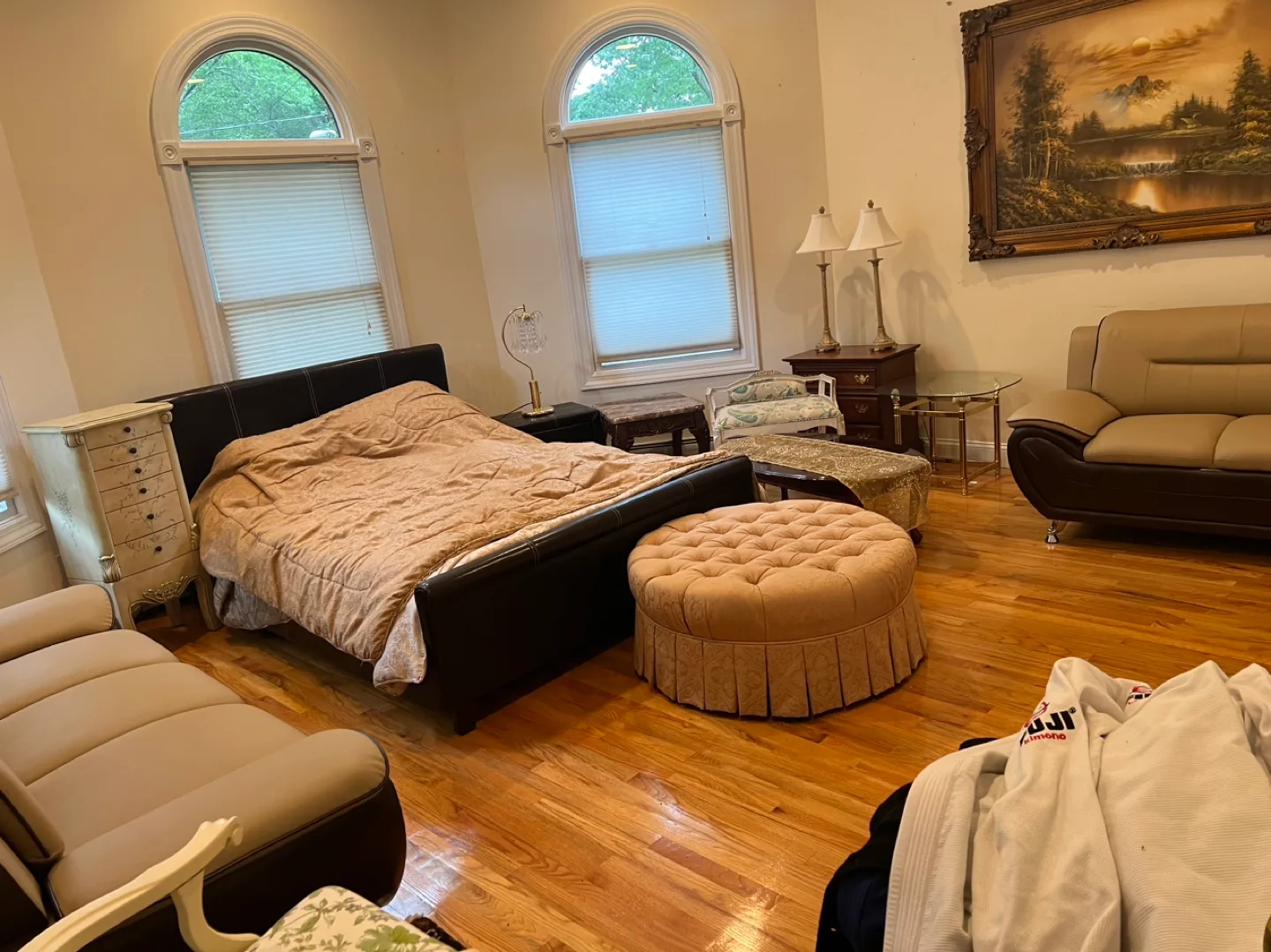 Large moving sale image indicator(9)