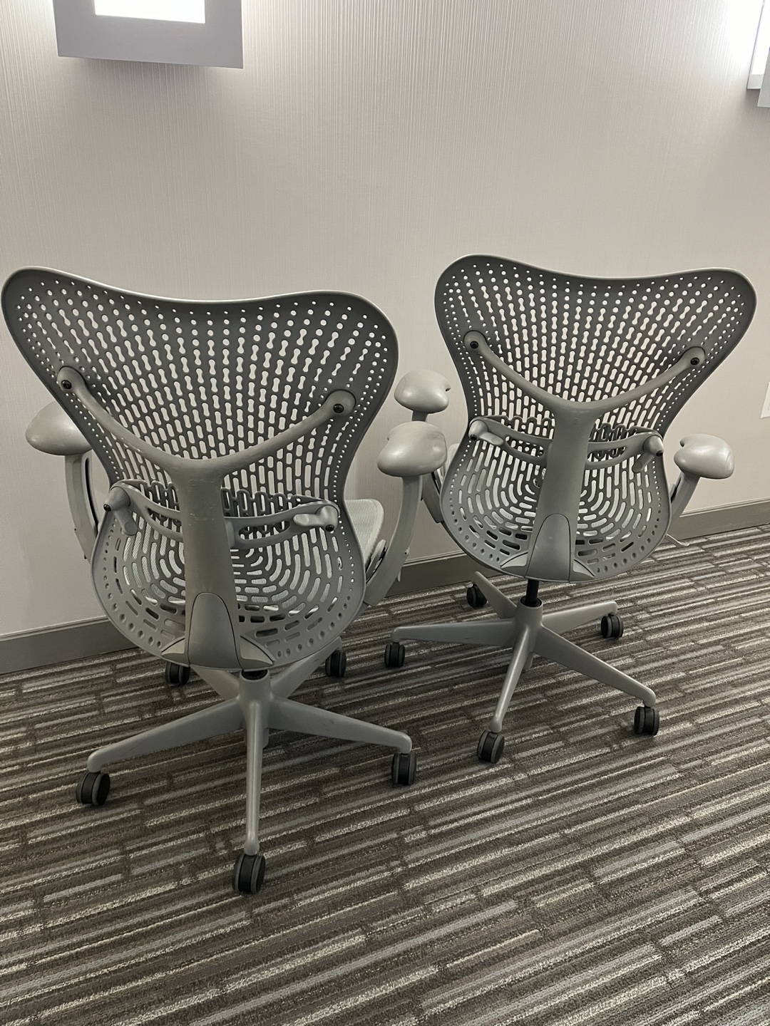 Herman Miller Mirra 1 - Read Description - photo 3