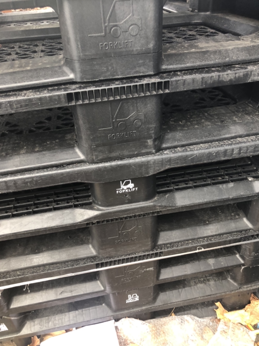 Plastic Pallets - photo 2