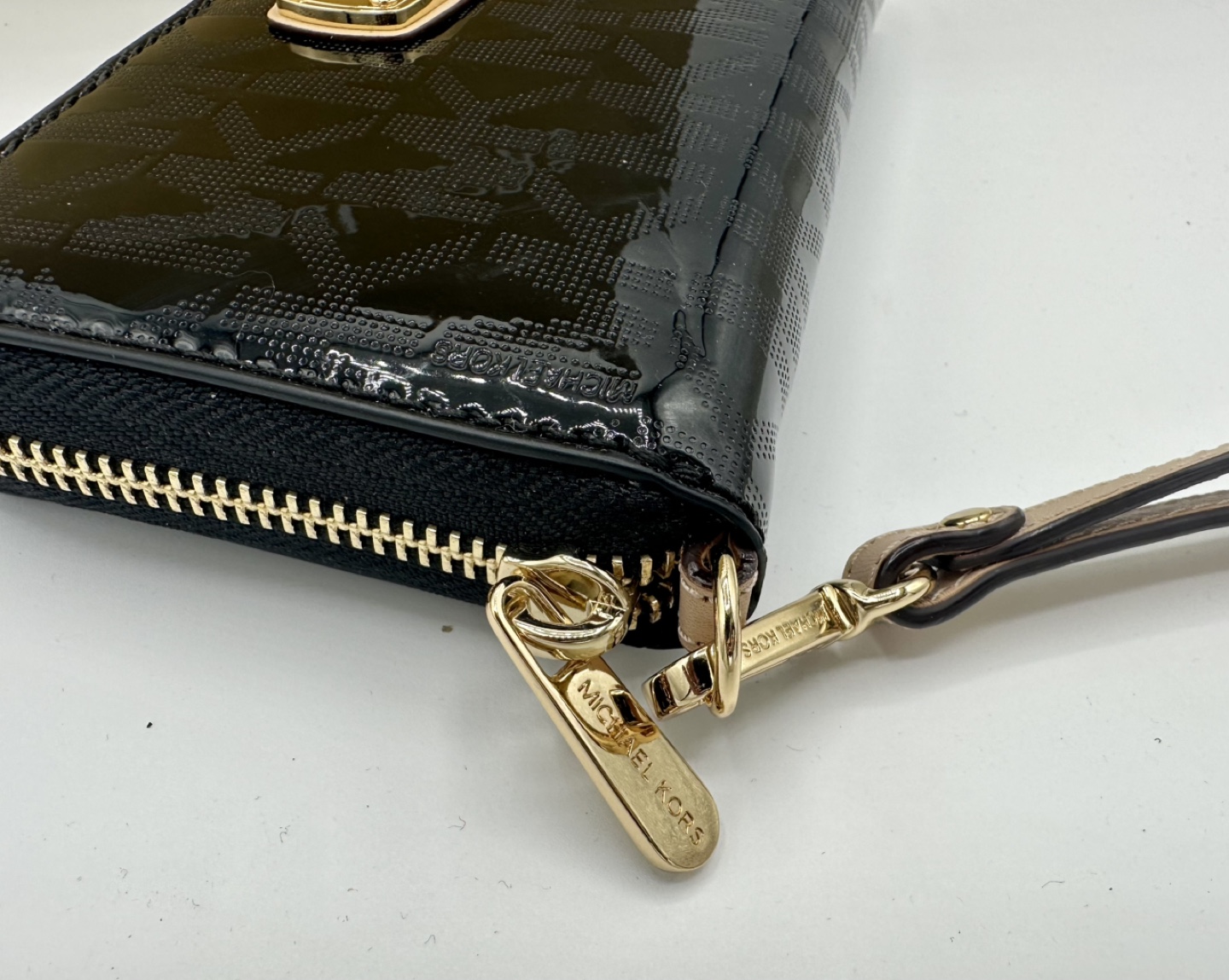 Michael Kors Black Patent Leather Zip Around Wallet - photo 3