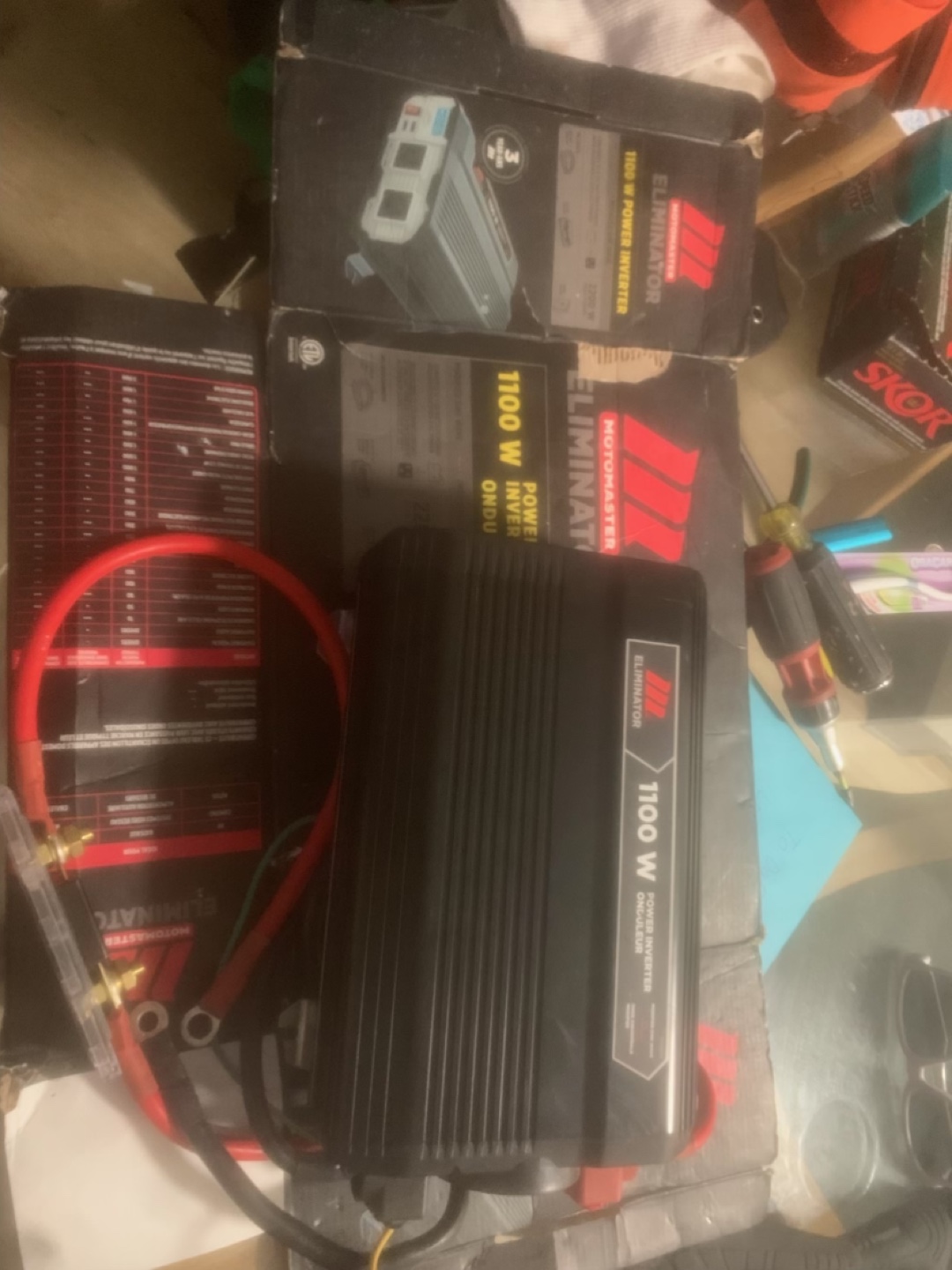 Motomaster 1100W Power Inverter - photo 2