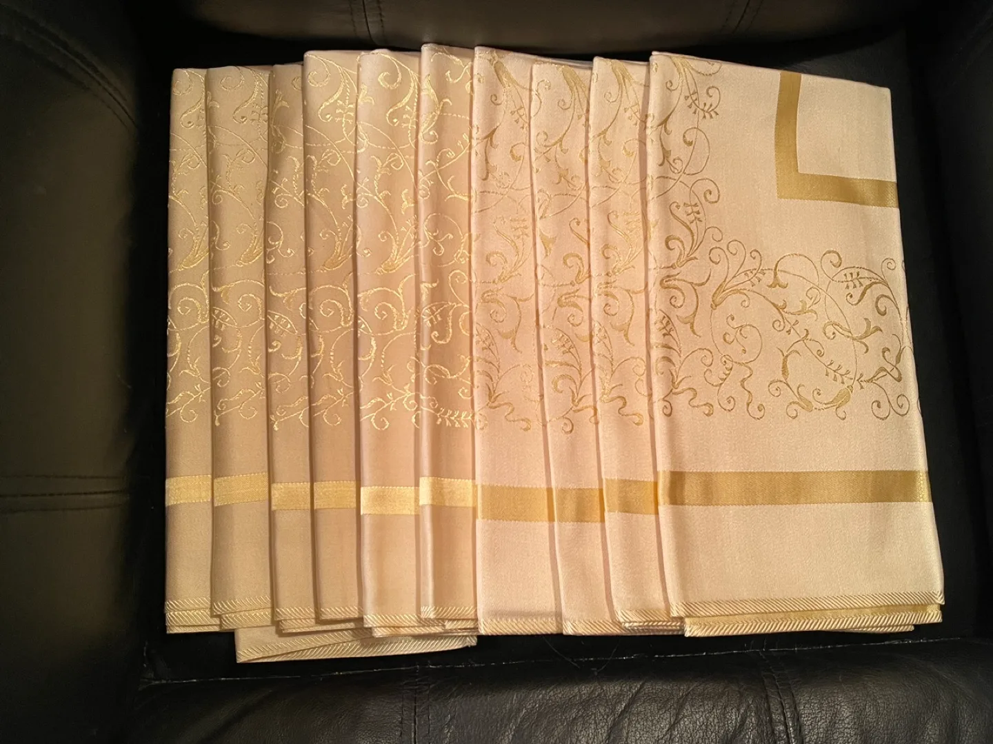 10 Jacquard cloth table napkins in new condition thumbnail