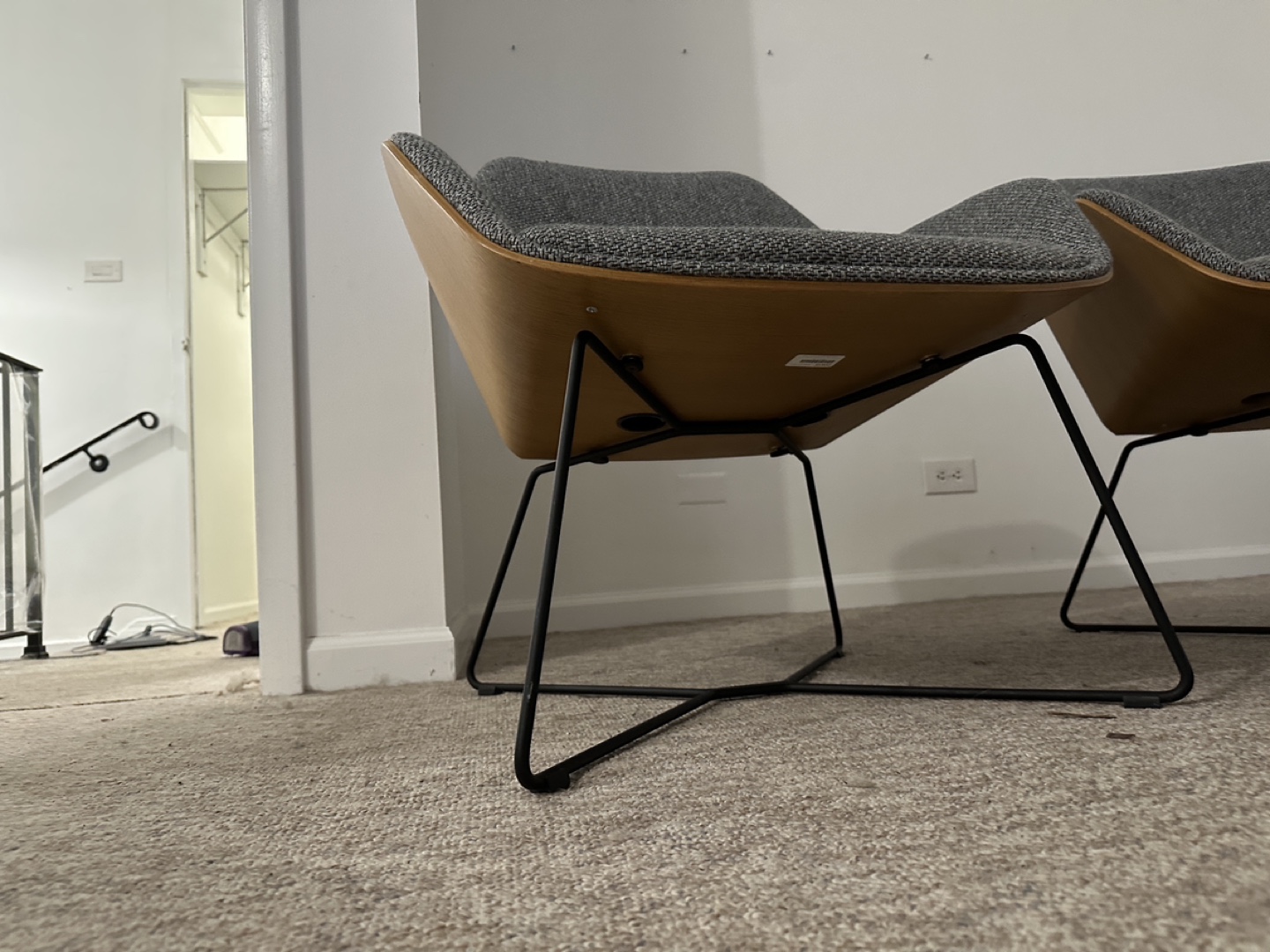 Set of Two Modern Accent Chairs - photo 3