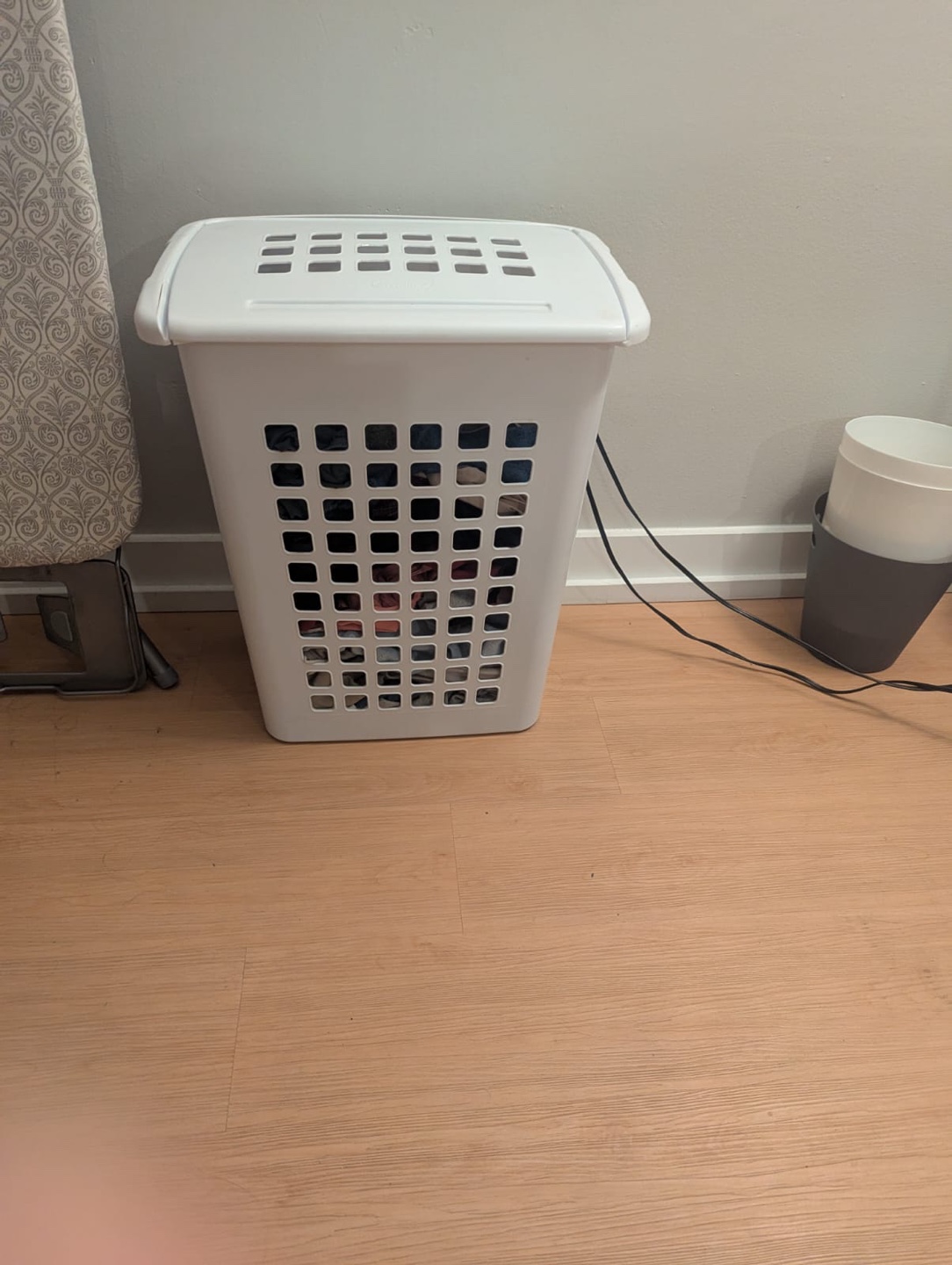 Laundry Basket with Lid
