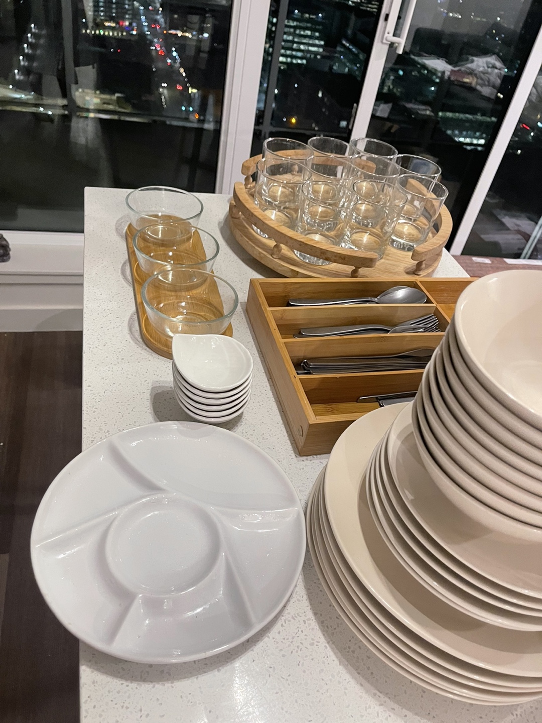 Set of dishes