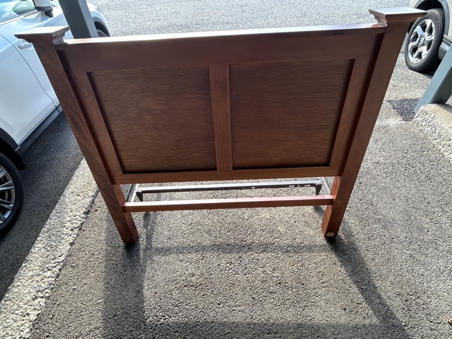 Solid Wood Headboard (Full Size) w/ Metal Bed Frame - photo 5