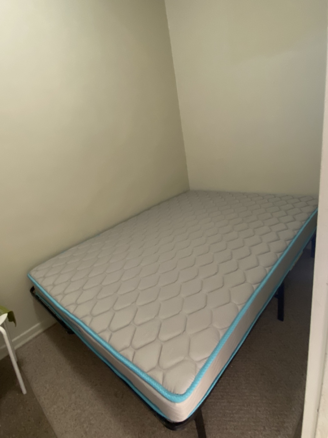 Full size bed