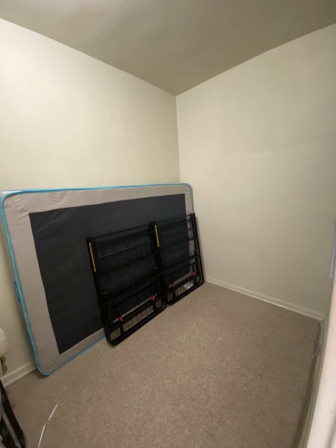 Full size bed - photo 2