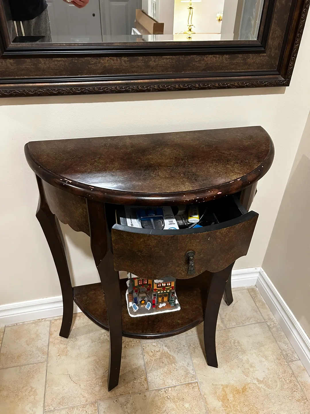 Console table with one drawer with matching mirror image indicator(3)