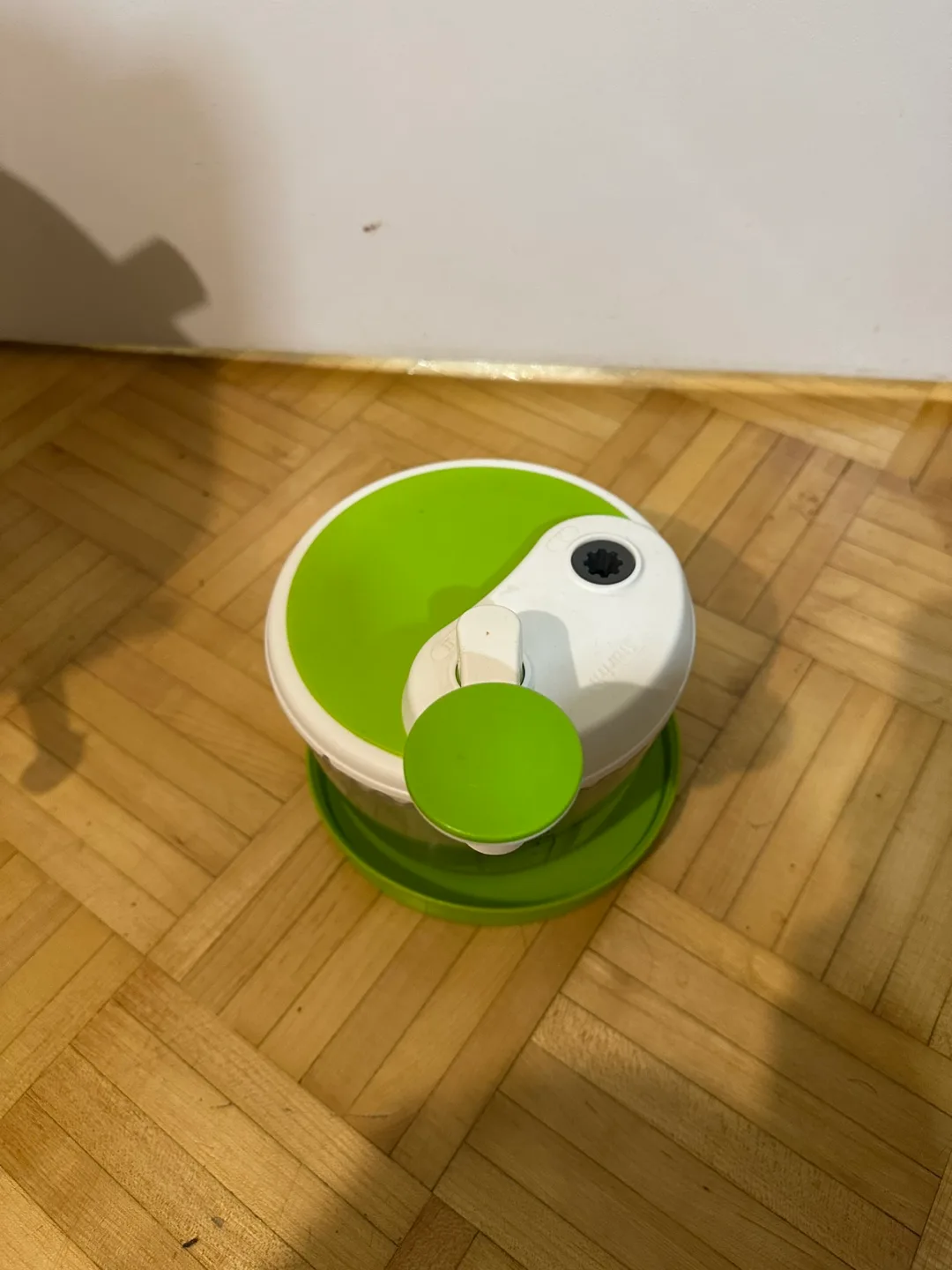 Green Salad Spinner thumbnail