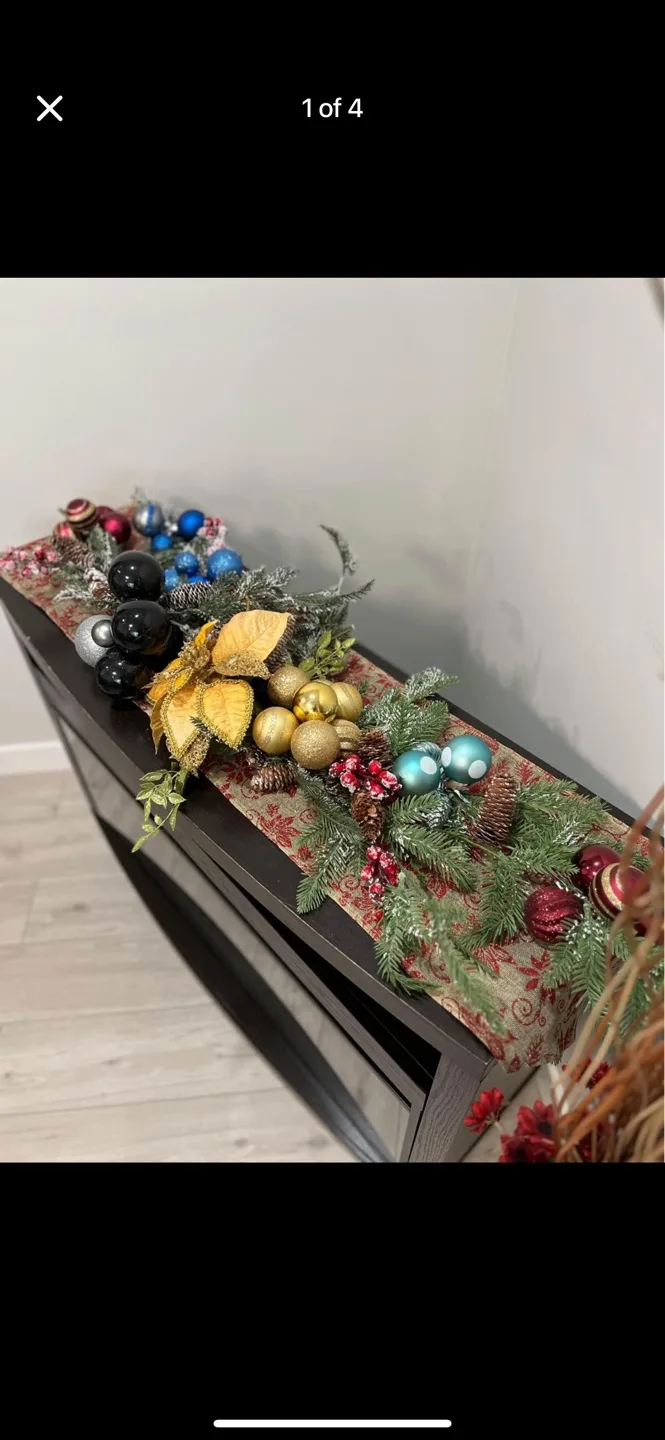 Christmas Garland Decoration thumbnail