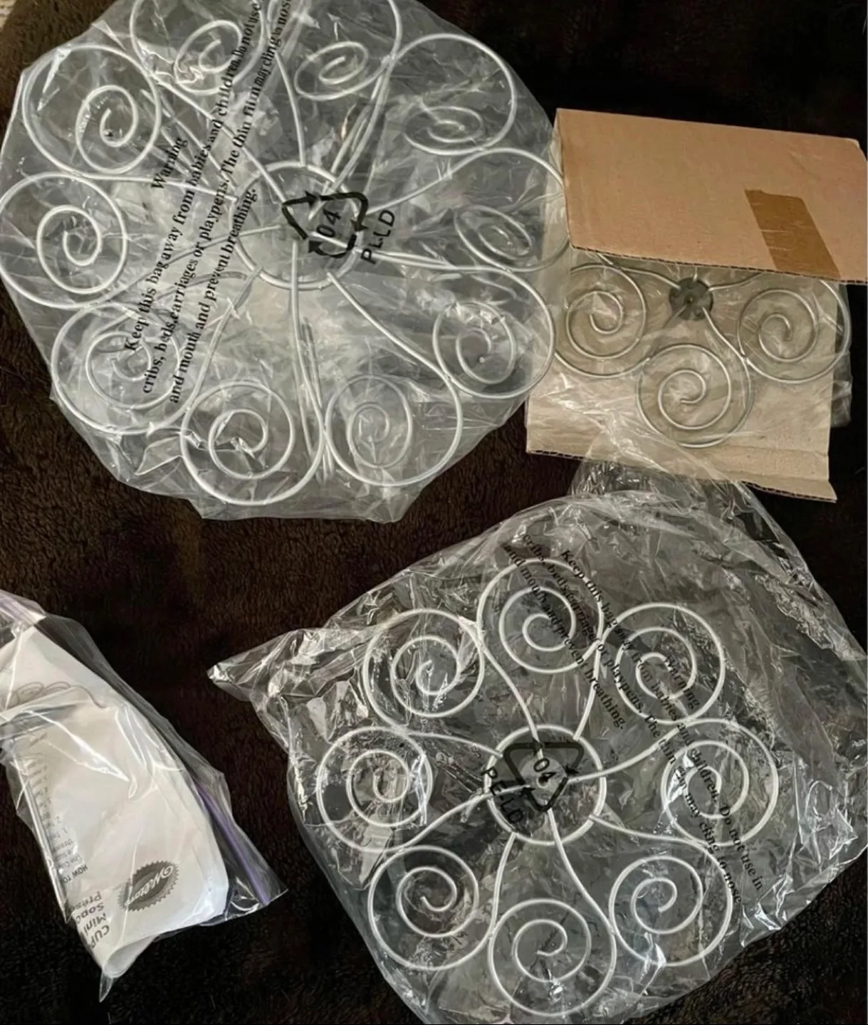 WILTON’S MINI DESSERT STAND FOR MINI CUPCAKES ETC. image indicator(2)