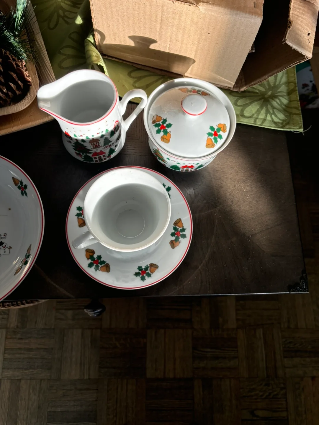 Black Friday Sale! 45 Piece Christmas Dinner Set image indicator(7)