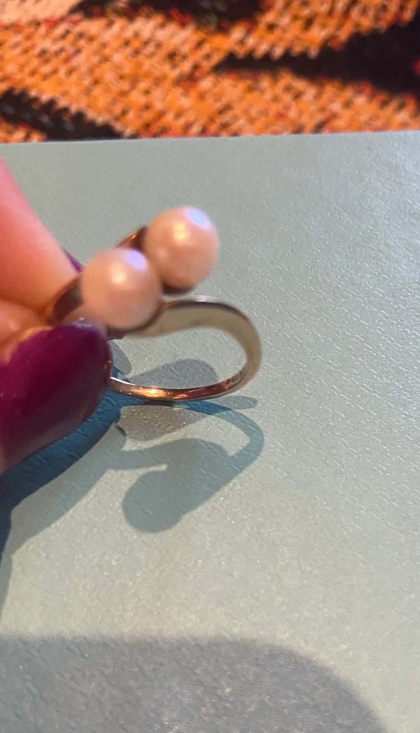 Gold Double Pearl Ring image indicator(5)