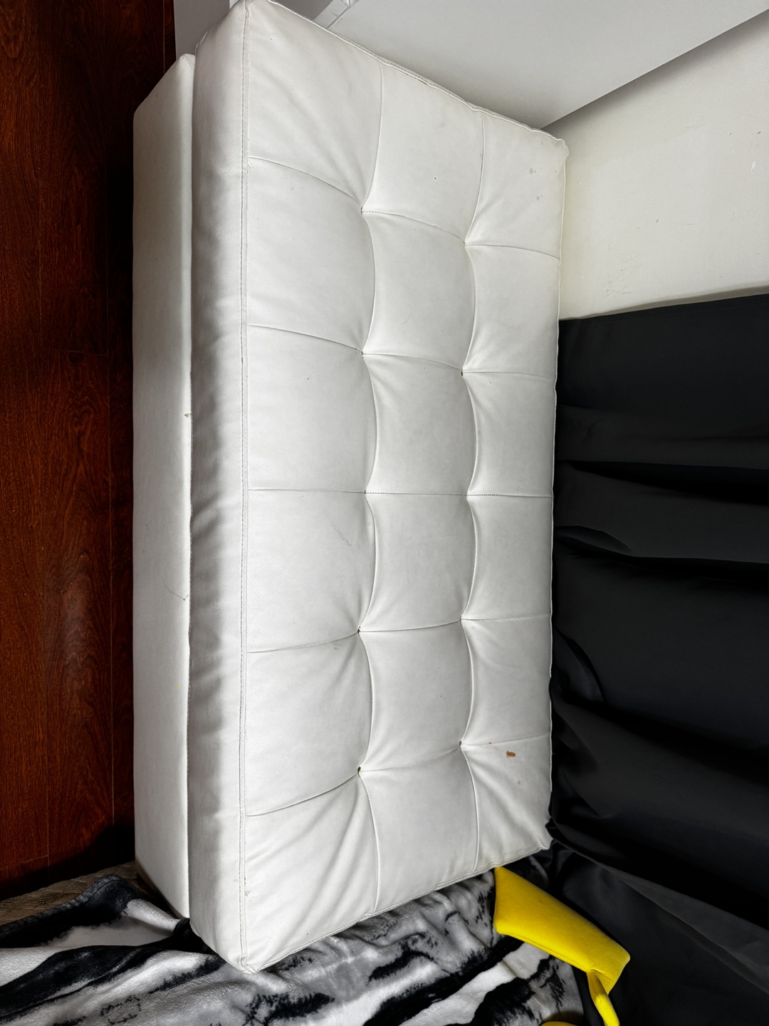 White Couch - photo 3