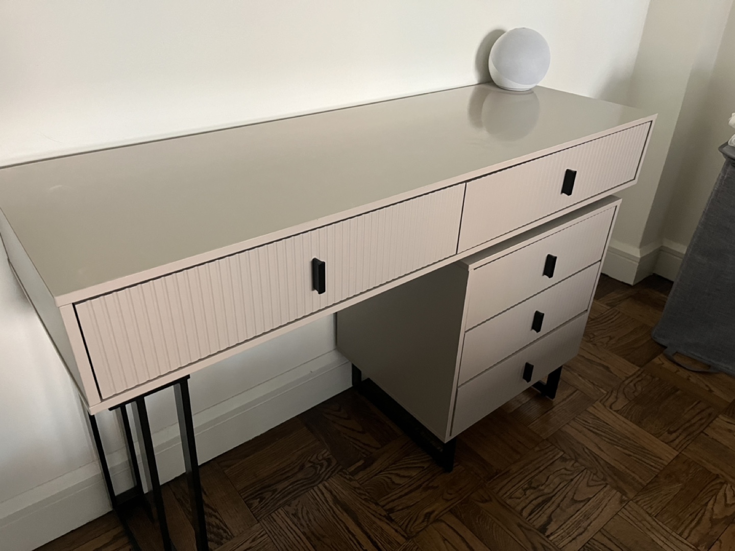 Fluted console / desk with drawer storage