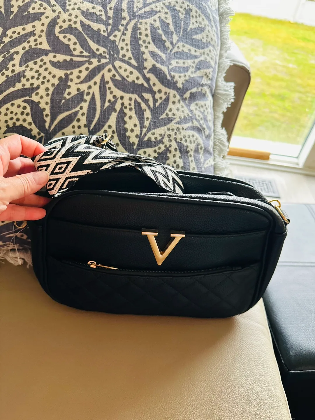 Black quilted crossbody bag with gold V pure leather from italy thumbnail