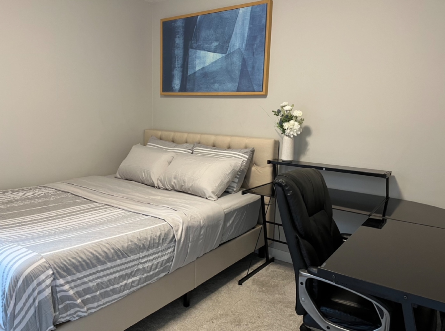 Queen Size Bed Frame with Headboard - photo 3