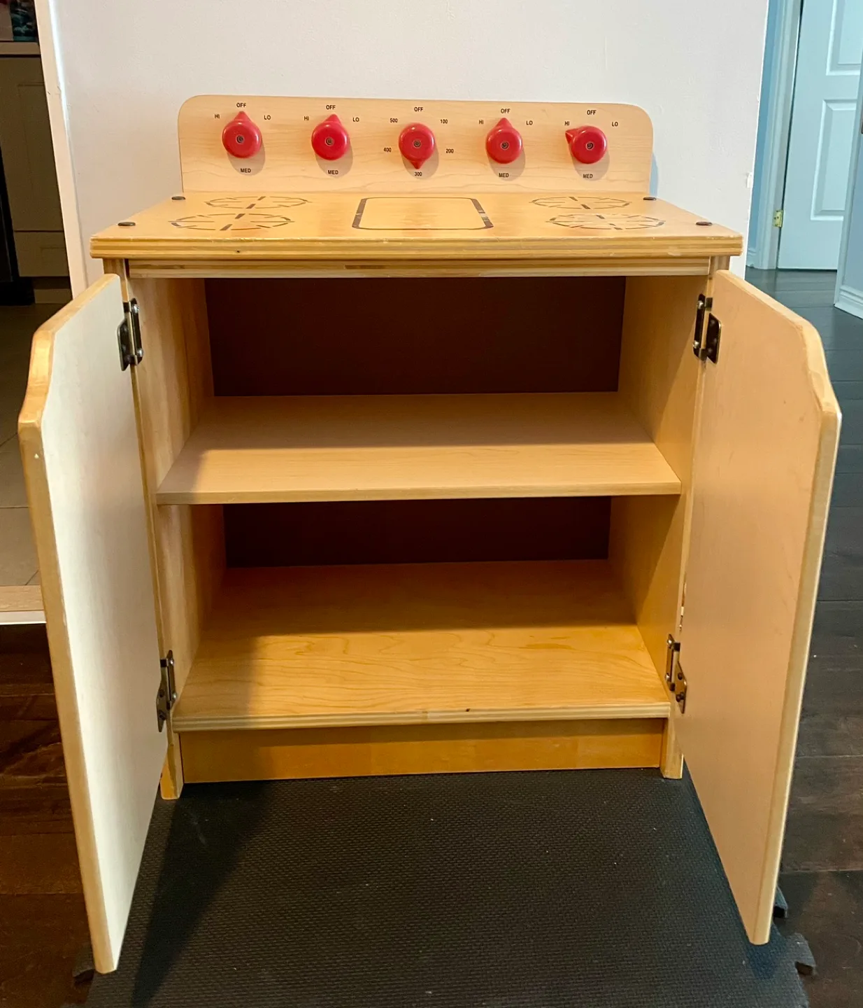 Trojan Wooden Play Kitchen Stove image indicator(2)