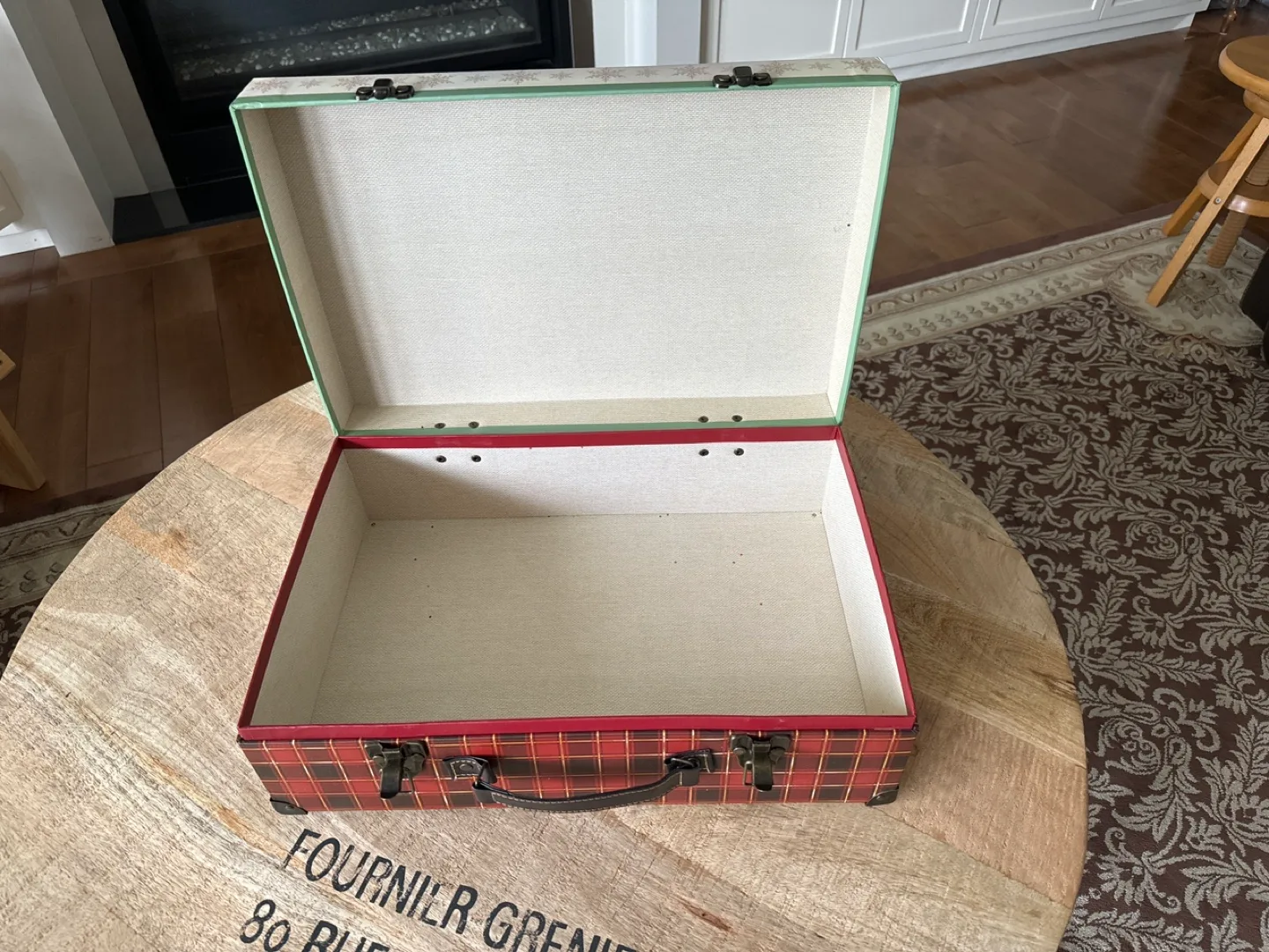 Vintage Christmas Storage Box image indicator(3)