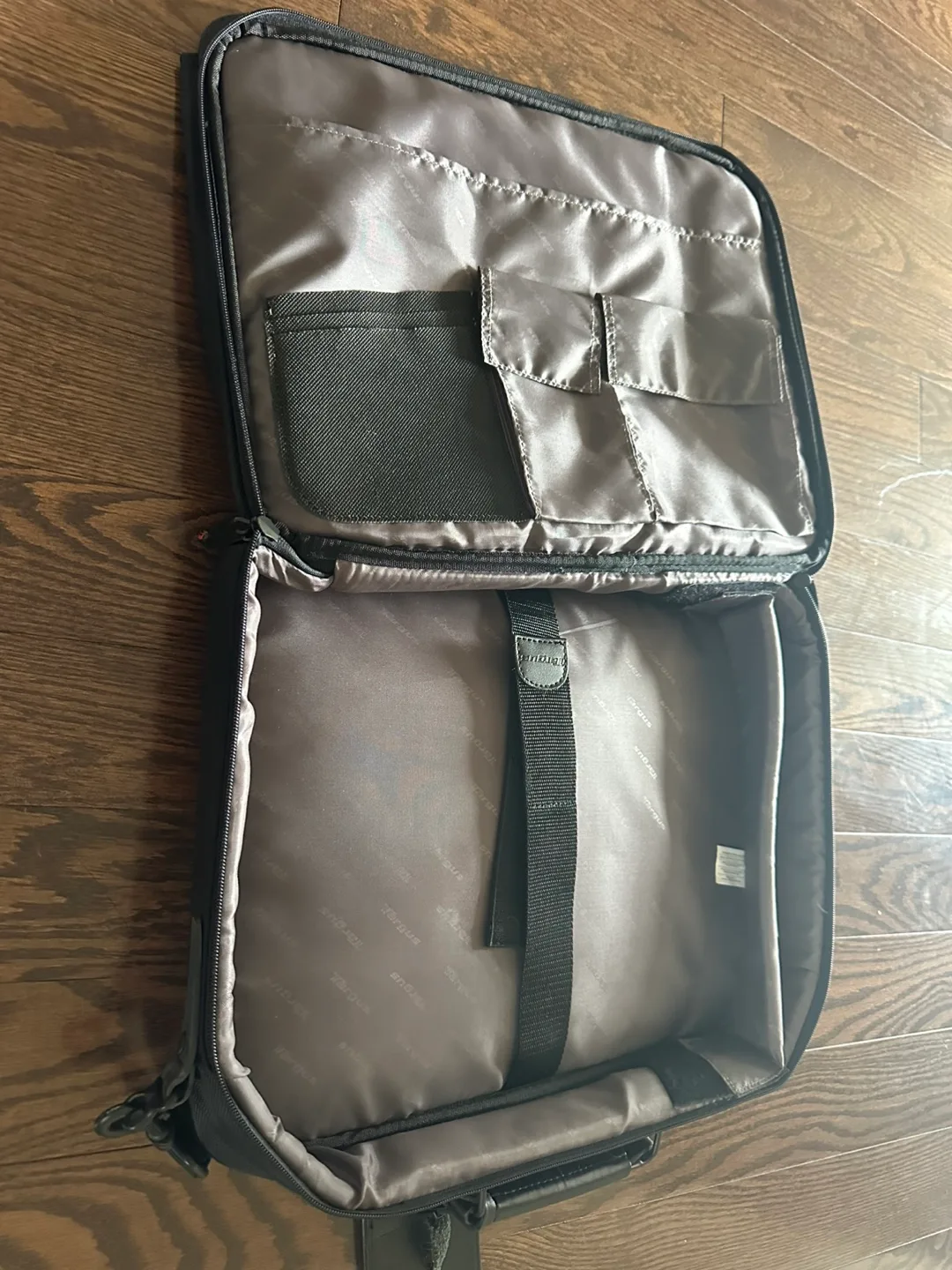 Targus Black Laptop Bag image indicator(2)