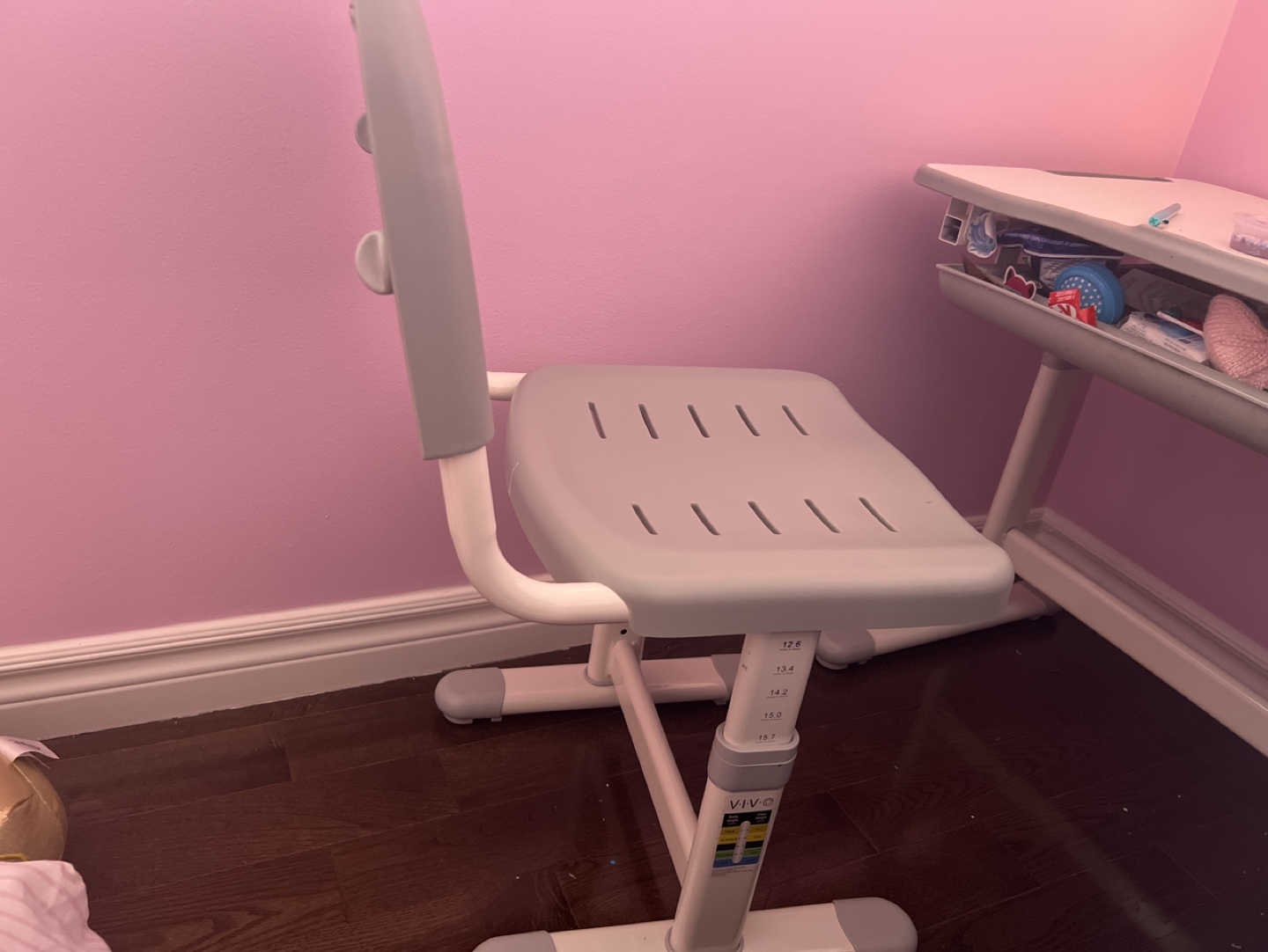 Vivo adjustable kids Desk and Chair - photo 2