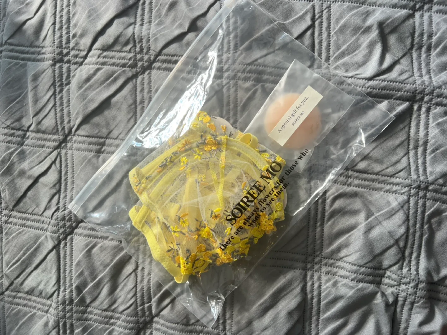 Soiree Mo - Pretty Asian lingerie set image indicator(4)