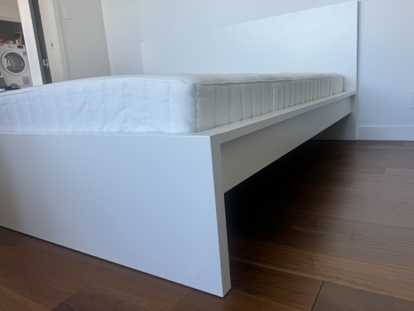 Brandnew IKEA MALM Bed and mattress-urgent - photo 3