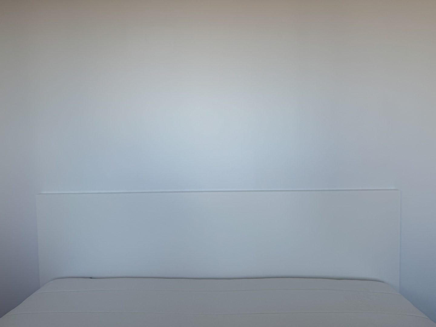 Brandnew IKEA MALM Bed and mattress-urgent - photo 2