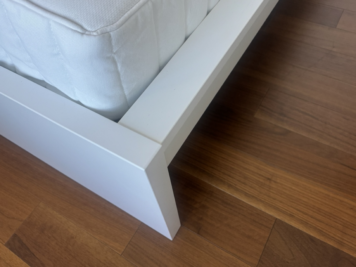 Brandnew IKEA MALM Bed and mattress-urgent - photo 4