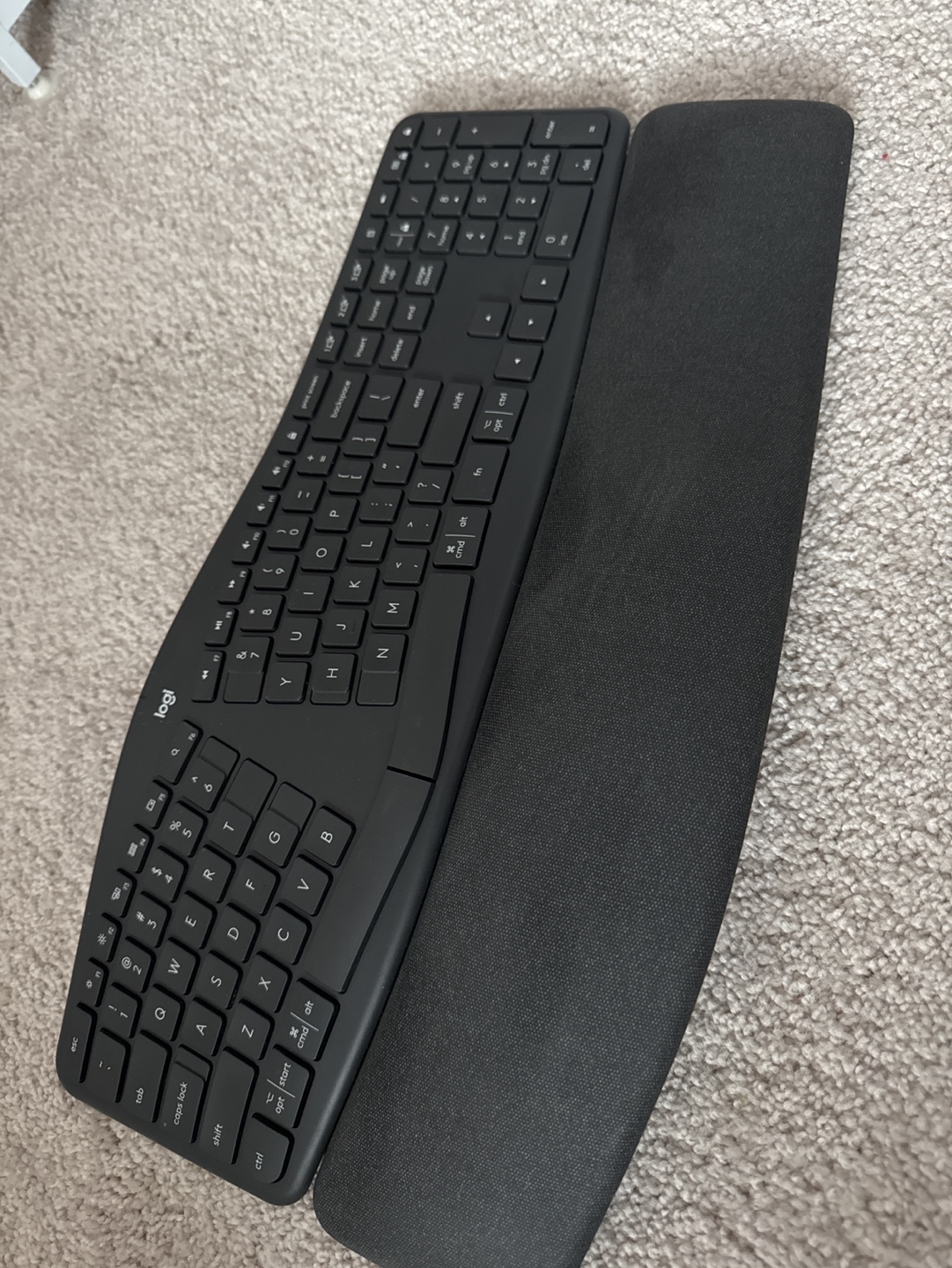 Logitech Wireless Keyboard with Wrist Rest