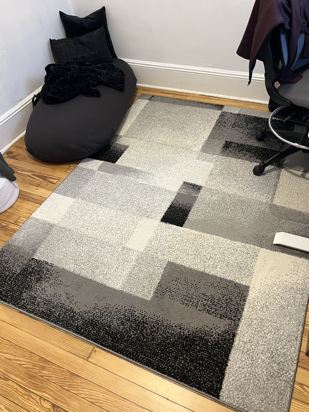 Modern Abstract Area Rug - photo 2