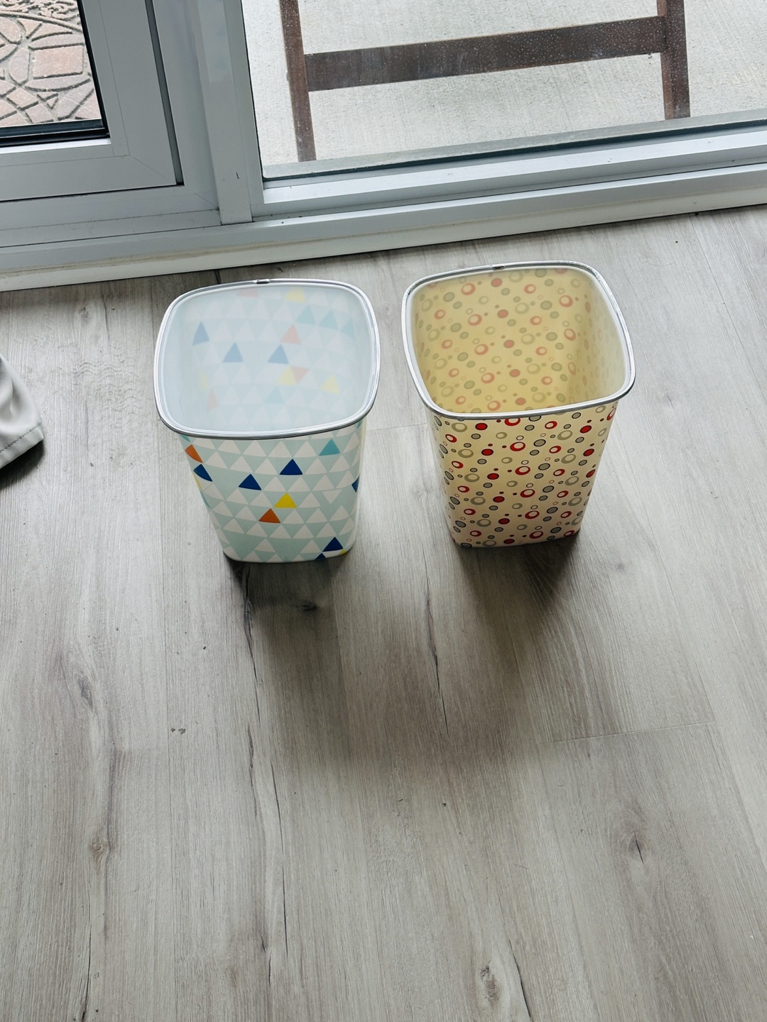 Set of 2 Decorative Trash Cans - photo 2