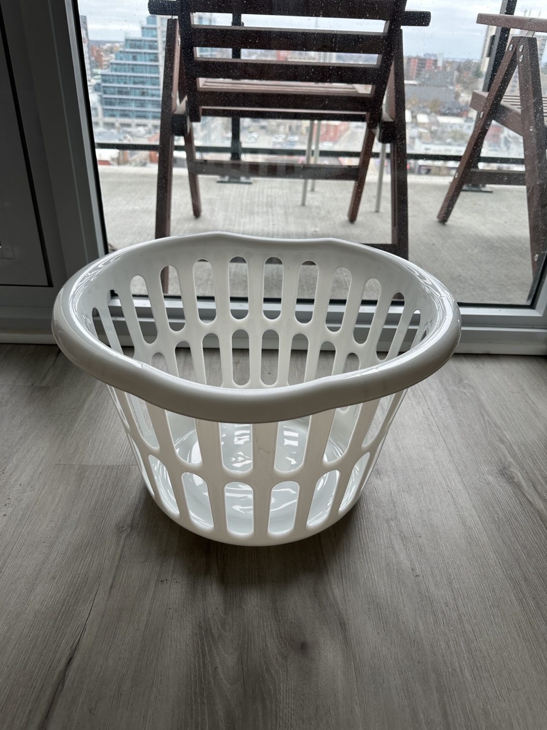 White Laundry Basket - photo 2