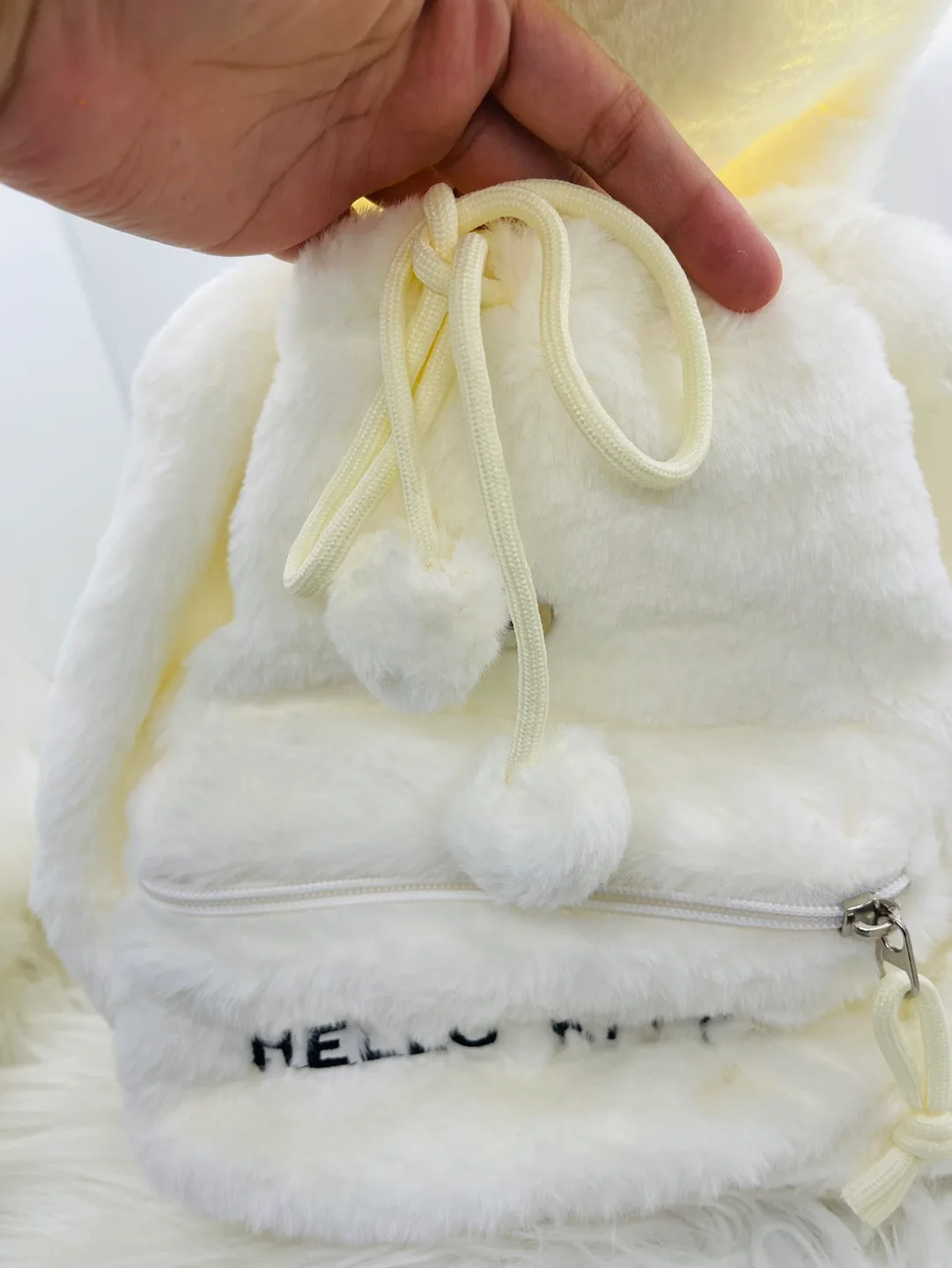 Hello Kitty Plush Backpack image indicator(3)