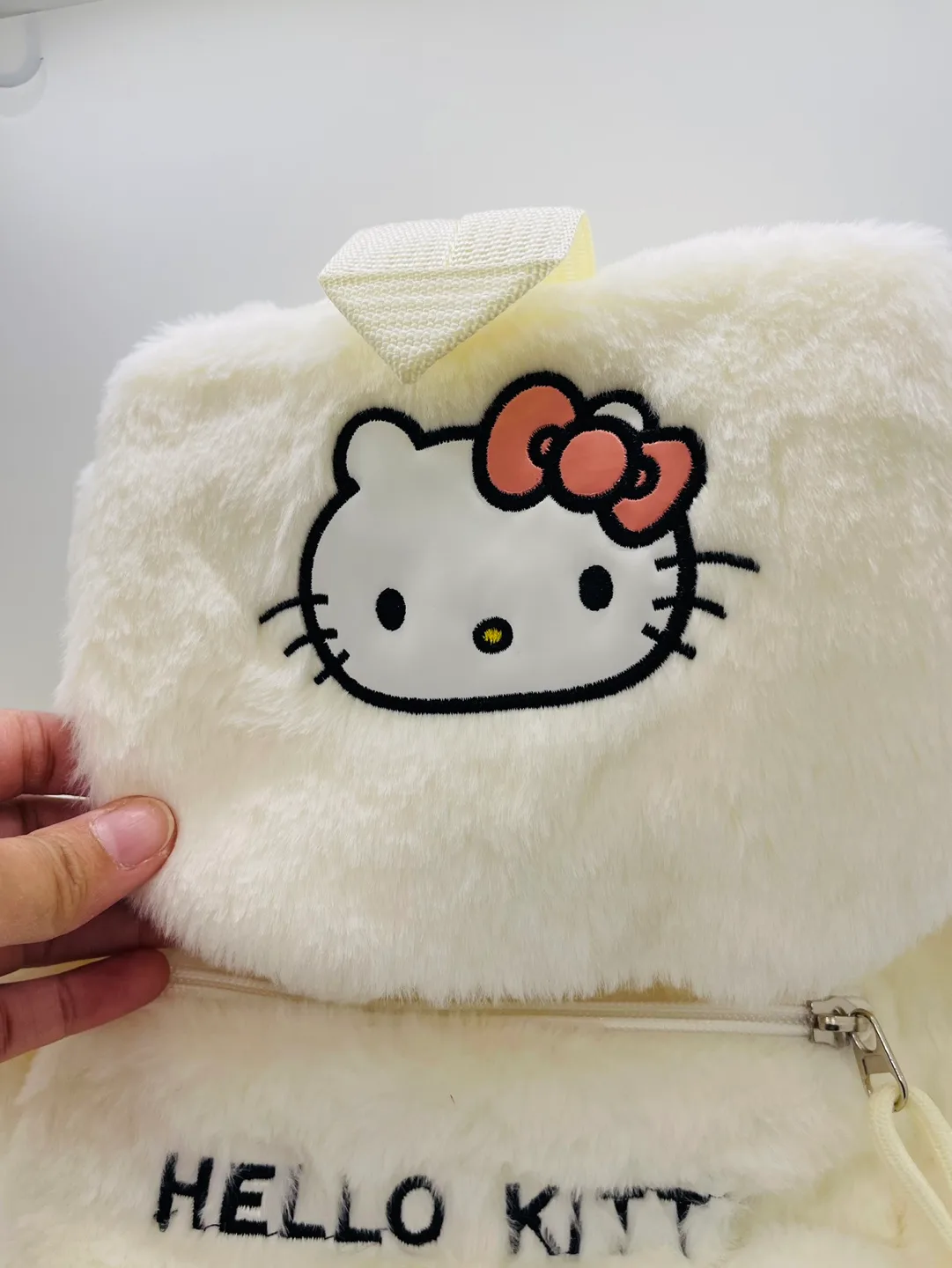 Hello Kitty Plush Backpack image indicator(2)