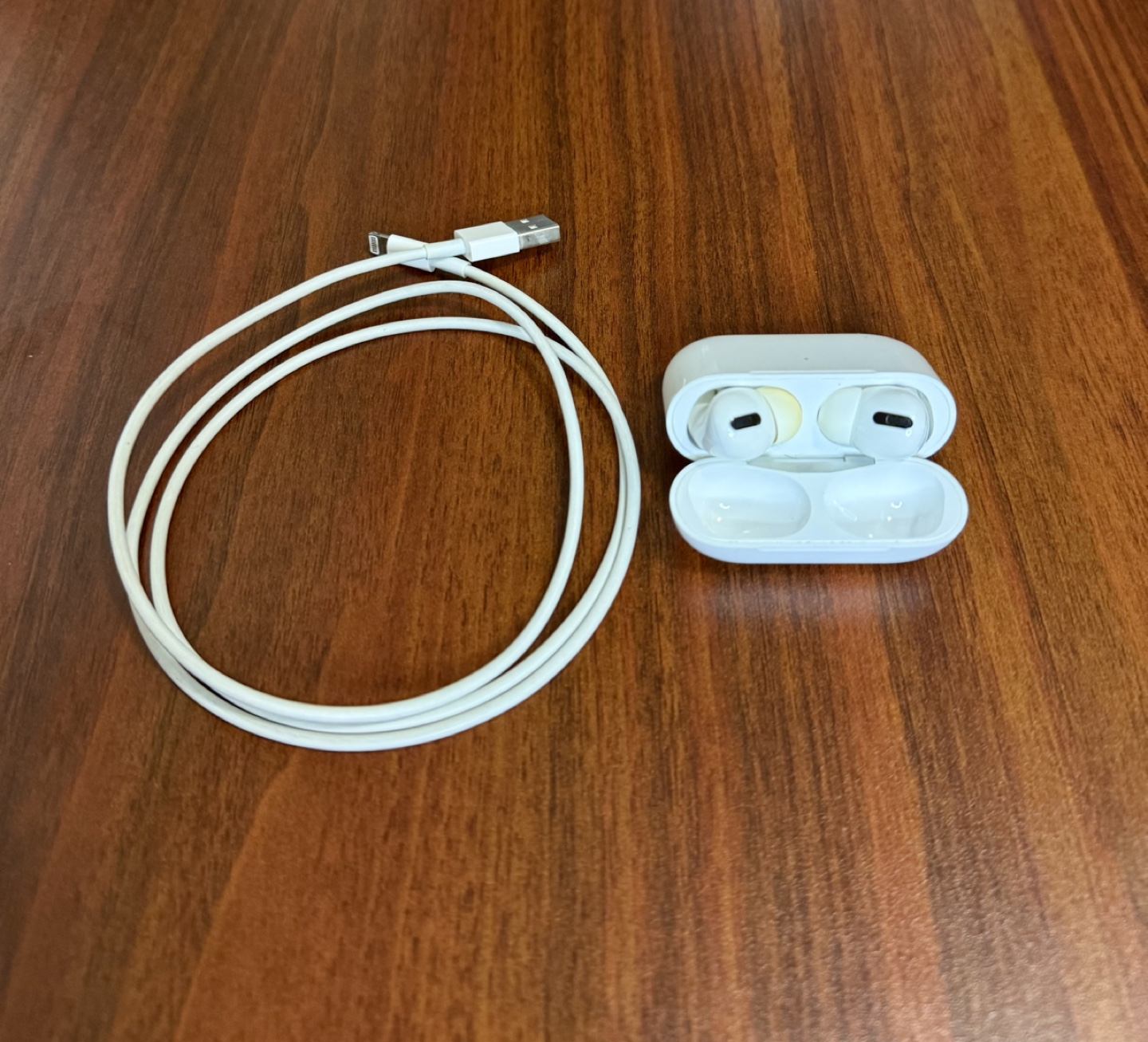 Apple AirPods Pro 1st generation - photo 2