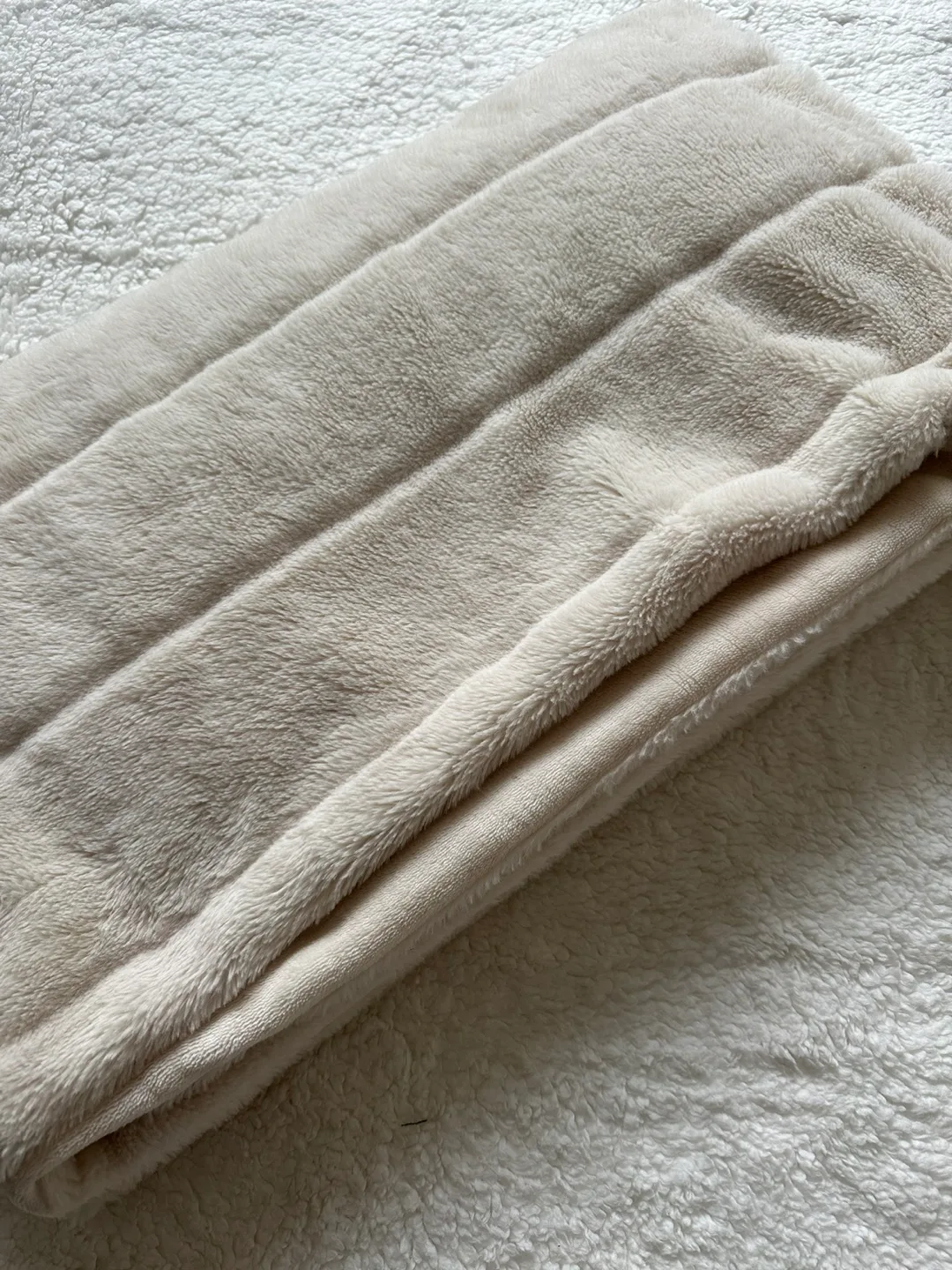 Moving out sale: Beige Fuzzy Throw Blanket thumbnail