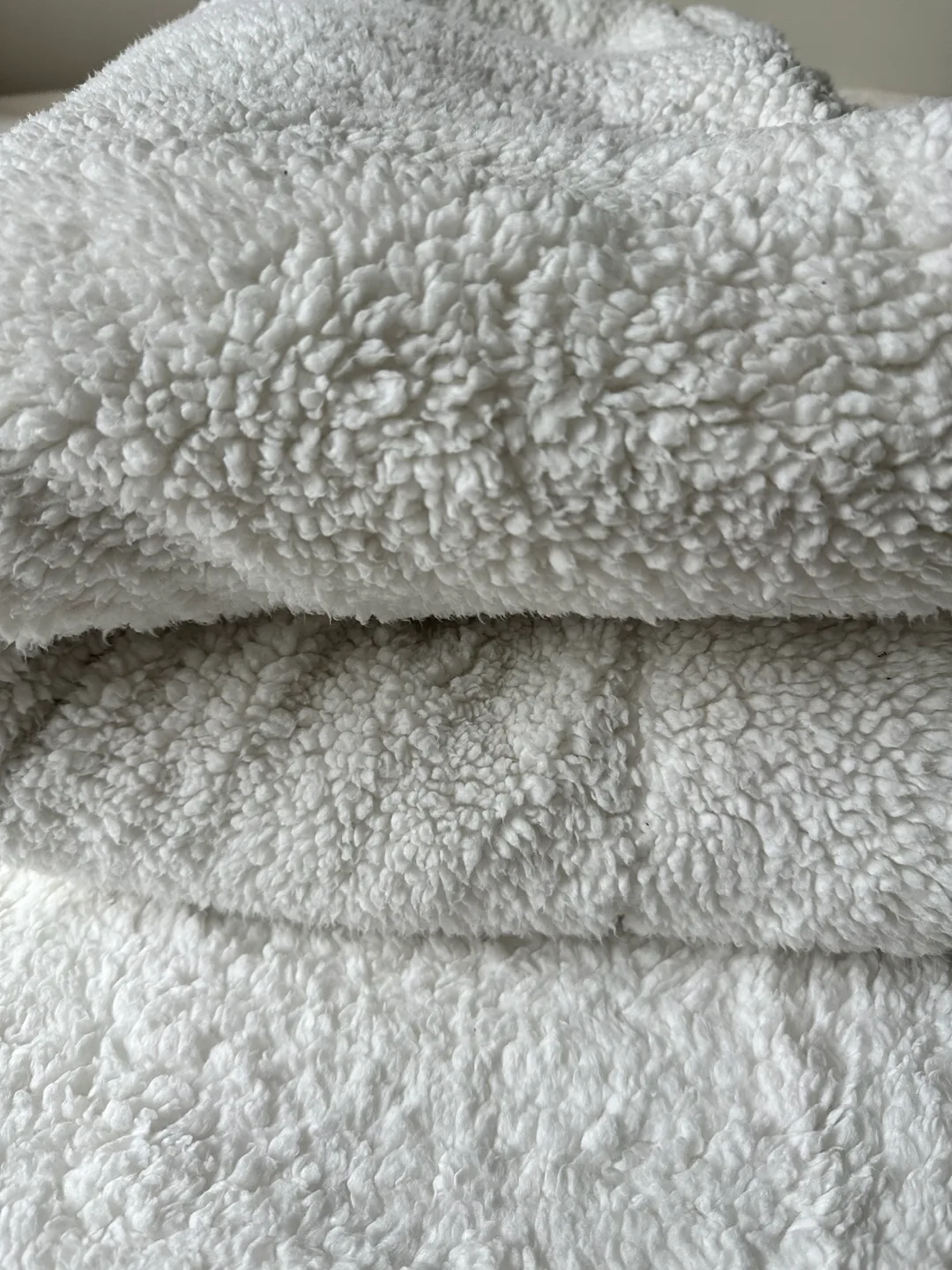 Moving out sale: White Sherpa Blanket thumbnail