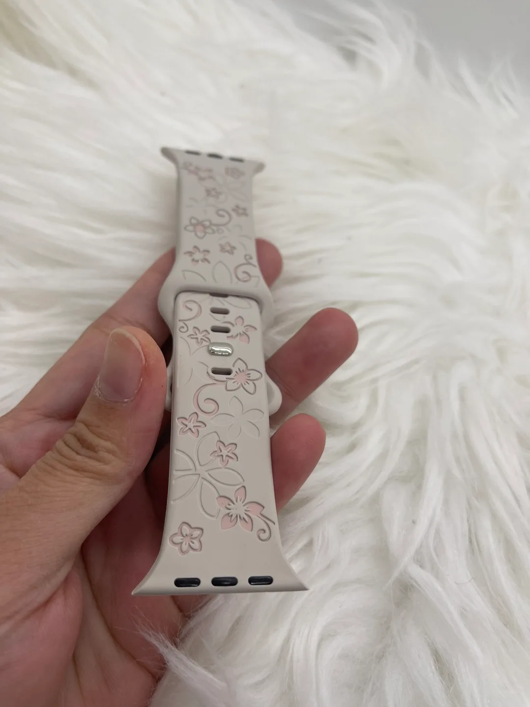 Stylish Floral Engraved Silicone Apple Watch Band image indicator(3)