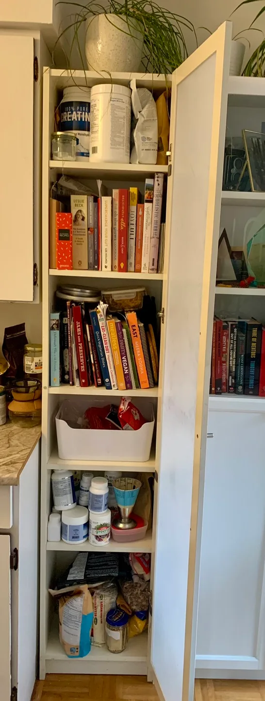 White Kitchen Cabinet with Frosted Door image indicator(2)