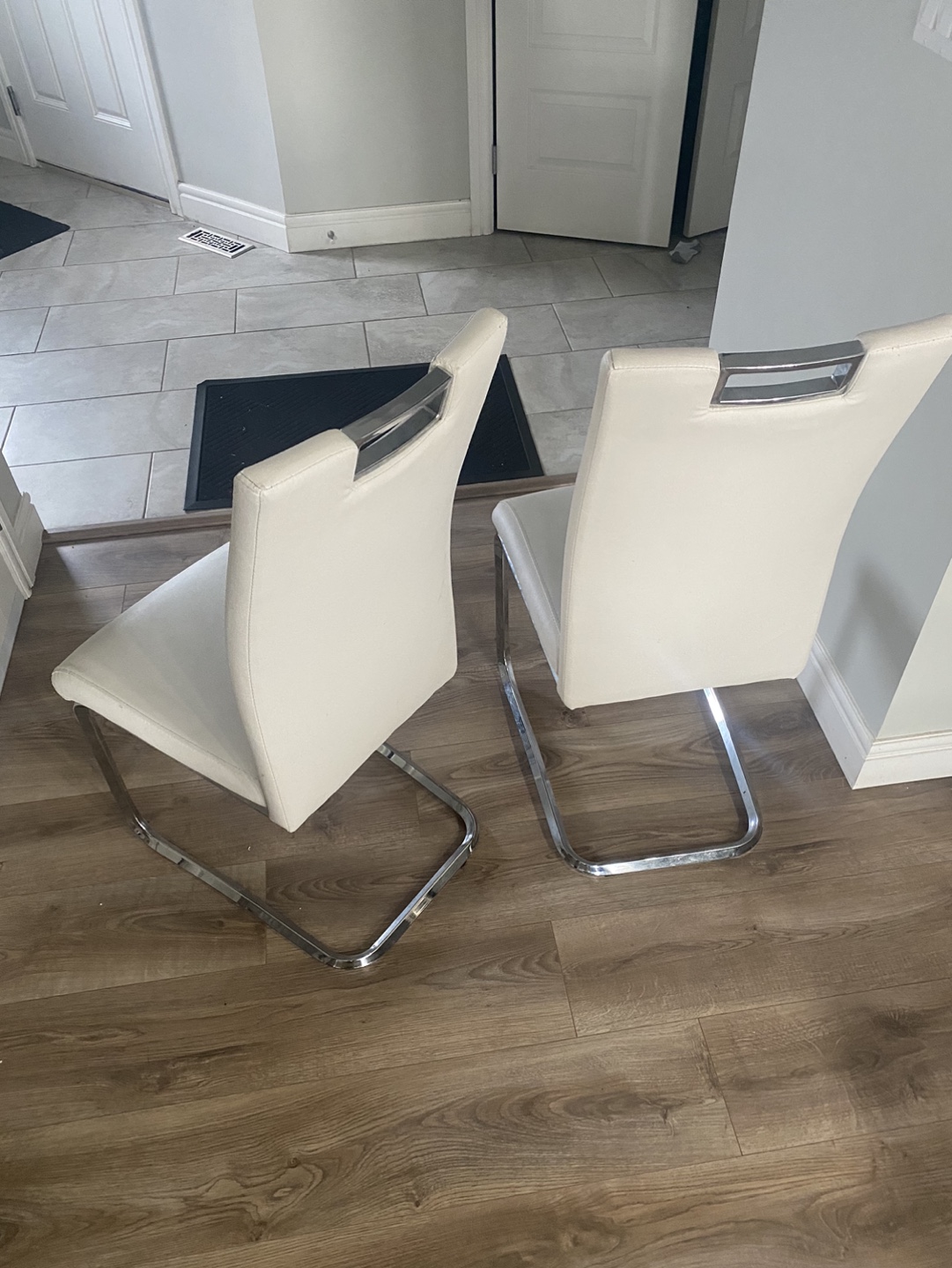 Set of 2 White Faux Leather Dining Chairs - photo 2