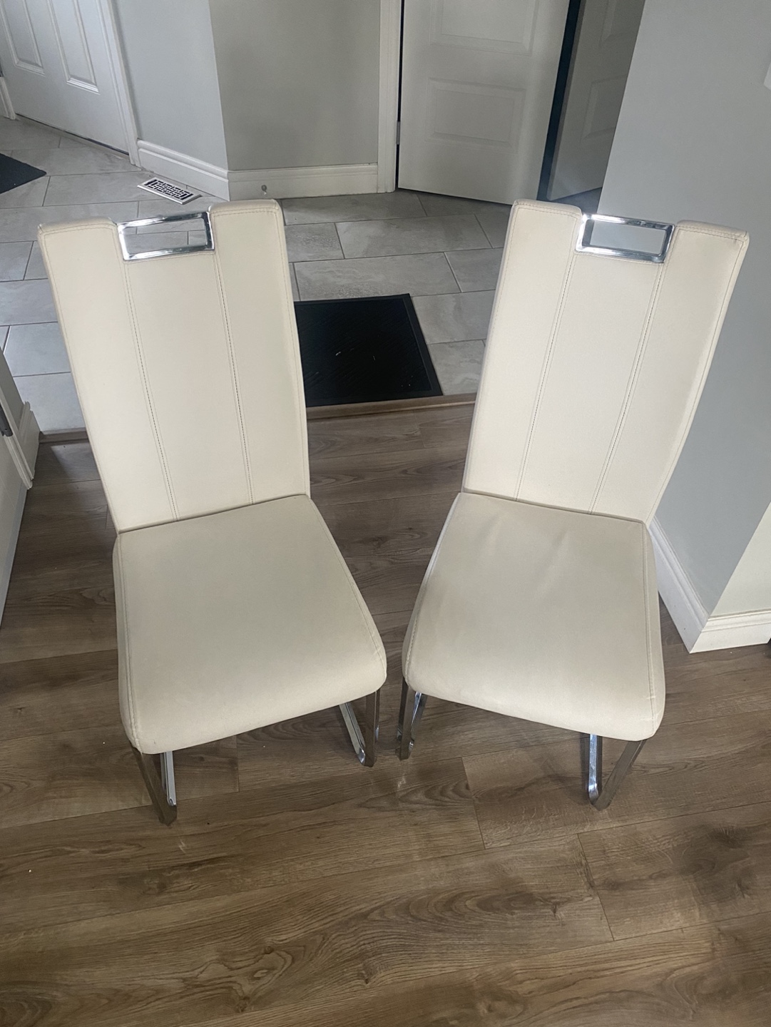 Set of 2 White Faux Leather Dining Chairs - photo 4