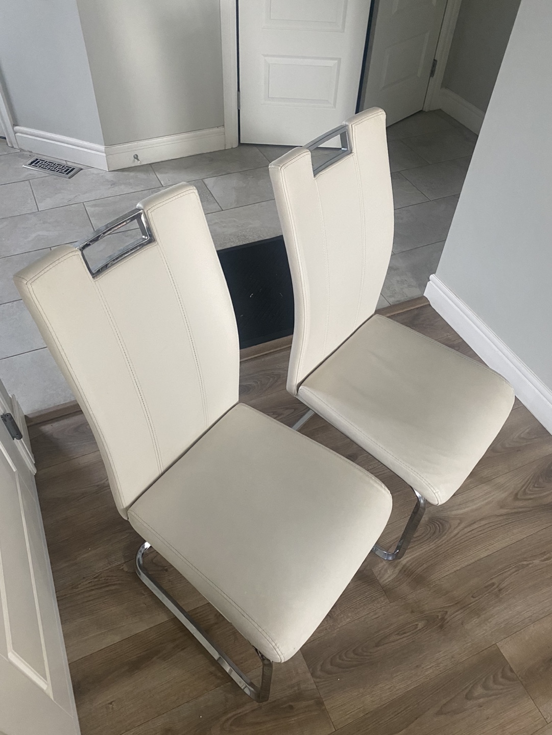 Set of 2 White Faux Leather Dining Chairs - photo 3