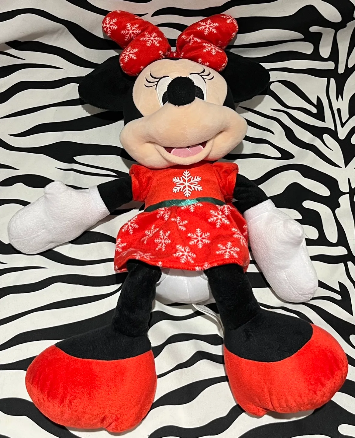 Disney Christmas Minnie Mouse Plush Toy image indicator(5)