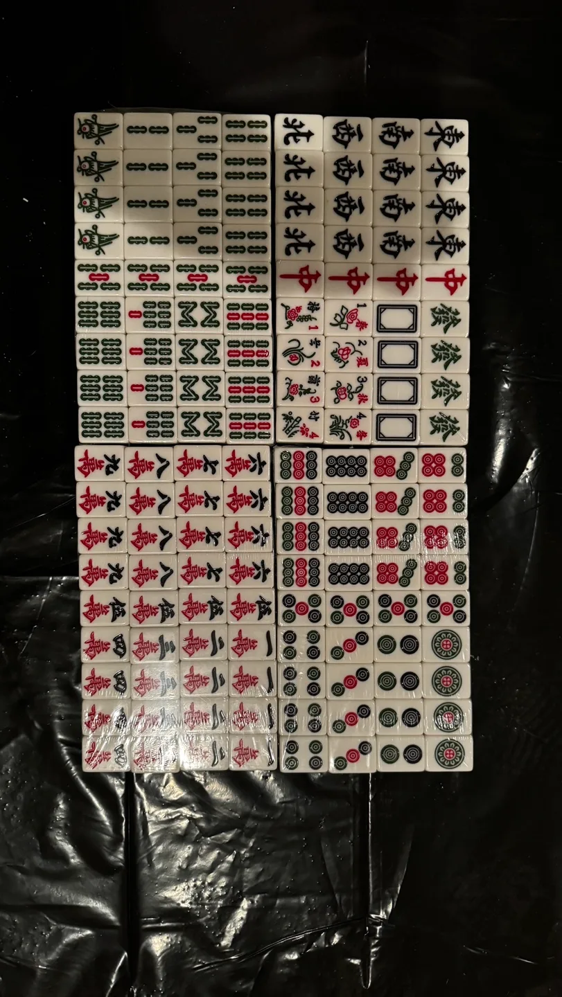 Chinese Mahjong Set Tiles (White/Blue) thumbnail
