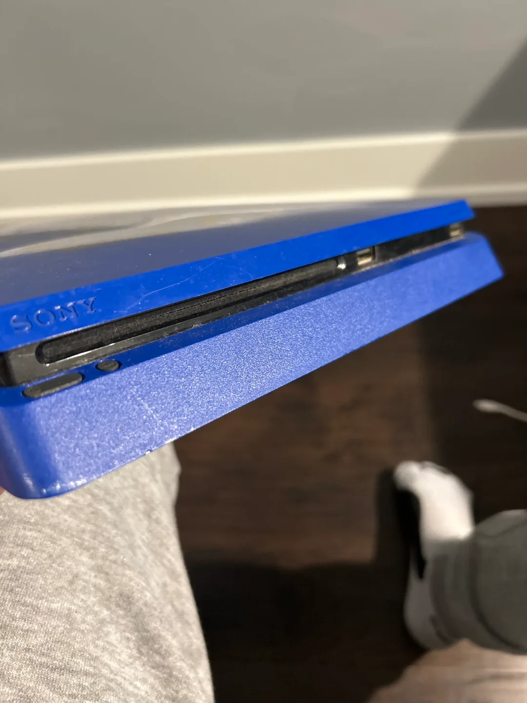 PS4 days of play Slim Console with Gold Controller image indicator(2)